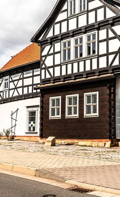 Außenansicht der Veit-Bach-Obermühle in Wechmar im Thüringer Burgenland Drei Gleichen / UNESCO Global Geopark Thüringen Inselsberg – Drei Gleichen