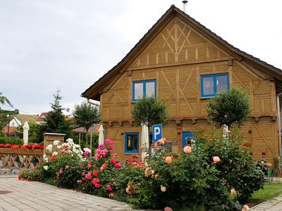 Das Holtzhaus (Fachwerk) am Fuße der Wachsenburg im Thüringer Burgenland Drei Gleichen