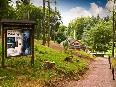 Weg zur Marienglashöhle in Friedrichroda, nähe Bad Tabarz in der Inselsbergregion.