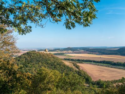 Blick auf die Burg Gleichen und die Veste Wachsenburg im Thüringer Burgenland Drei Gleichen (UNESCO Global Geopark Thüringen Drei Gleichen – Inselsberg)