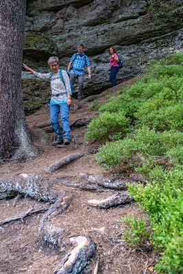 Wanderung entlang Felswand zum Marderbachgrund und Hülloch in Tambach-Dietharz (Talsperrenregion)