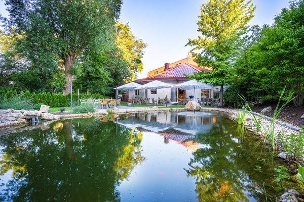 Außenansicht und Garten vom Quality Hotel am Tierpark in Gotha in der Region Gotha & Gothaer Land