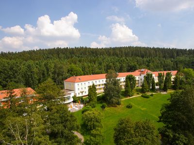 Luftaufnahme vom Bad Tabarzer AKZENT Hotel 