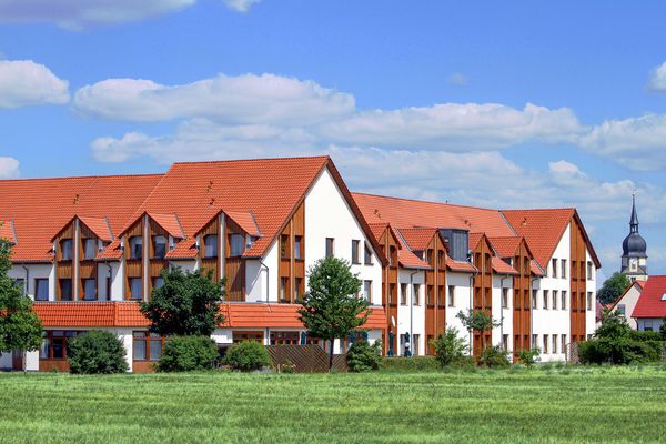 Außenansicht des Best Western Hotel Erfurt-Apfelstädt in Apfelstädt (Thüringer Burgenland Drei Gleichen)
