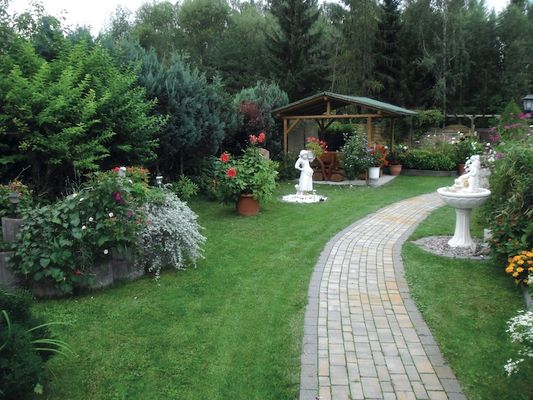 Garten der Ferienwohnungen Dehler in Wandersleben im Thüringer Burgenland Drei Gleichen