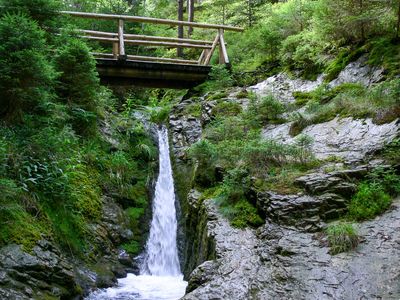 Wasserkaskaden im Röllchen in Tambach-Dietharz in der Talsperrenregion im Thüringer Wald