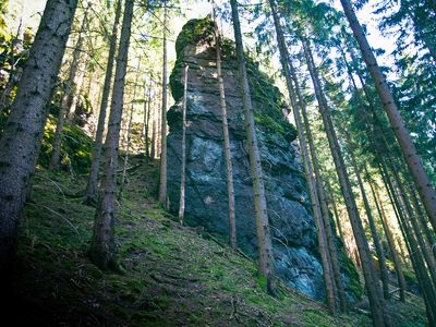 Am Rodebachwächter in Georgenthal (Talsperrenregion) sind drei Kletterrouten angebracht, erschlossen von Dirk Uhlig.