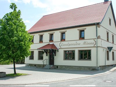 Außenansicht der Landpension Minna in Herbsleben in der Fahner Höhe (Region Gotha & Gothaer Land)